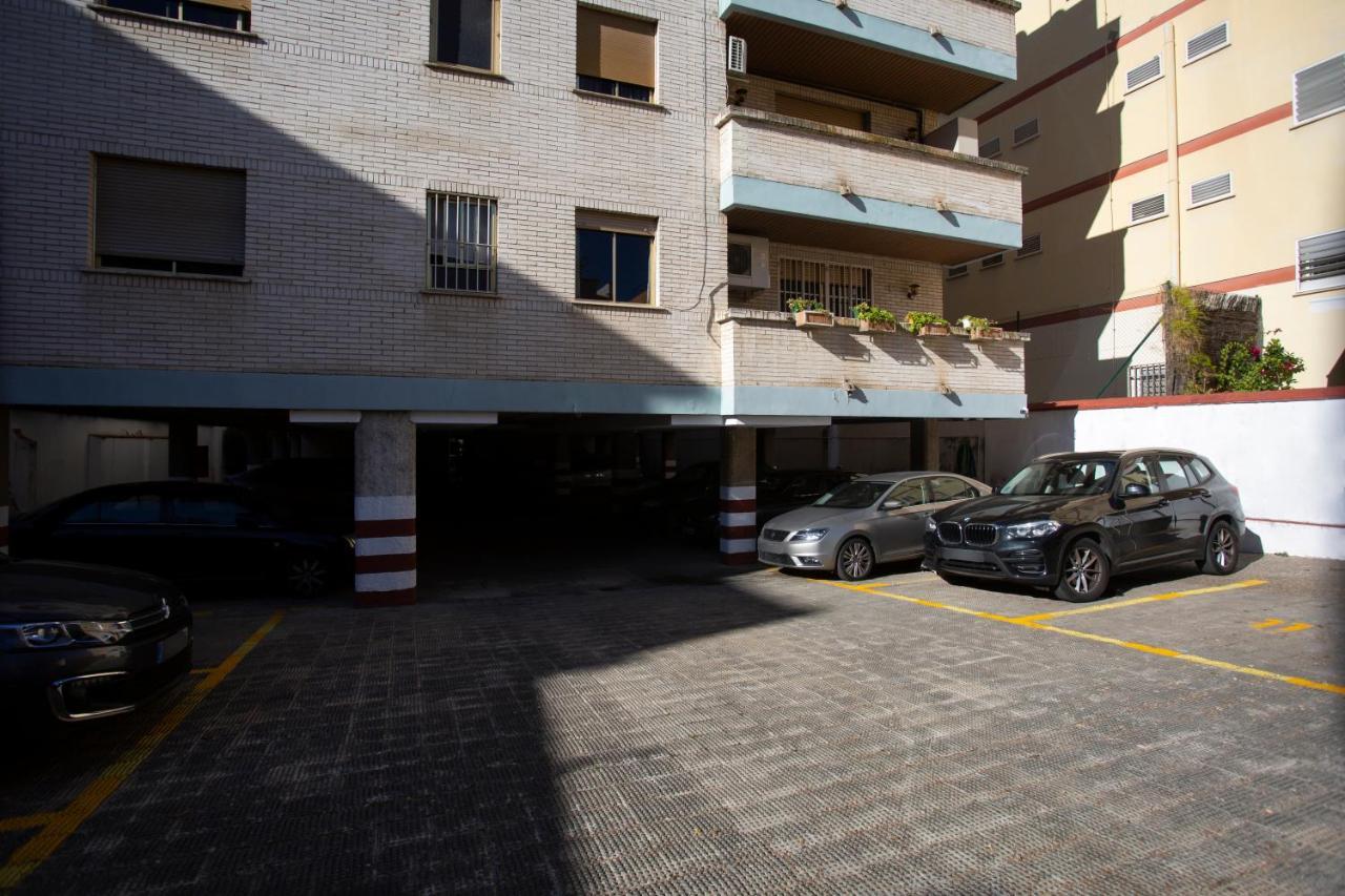 Borbolla Sevilla Urban - Parking Екстер'єр фото